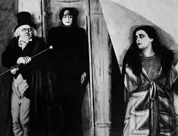 “刀片+胶水”假烟换真烟两男子自作聪明案无名之辈：否极发受审